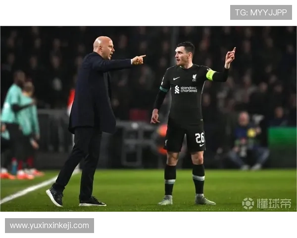 英超赛前森林队默哀传奇罗伯逊